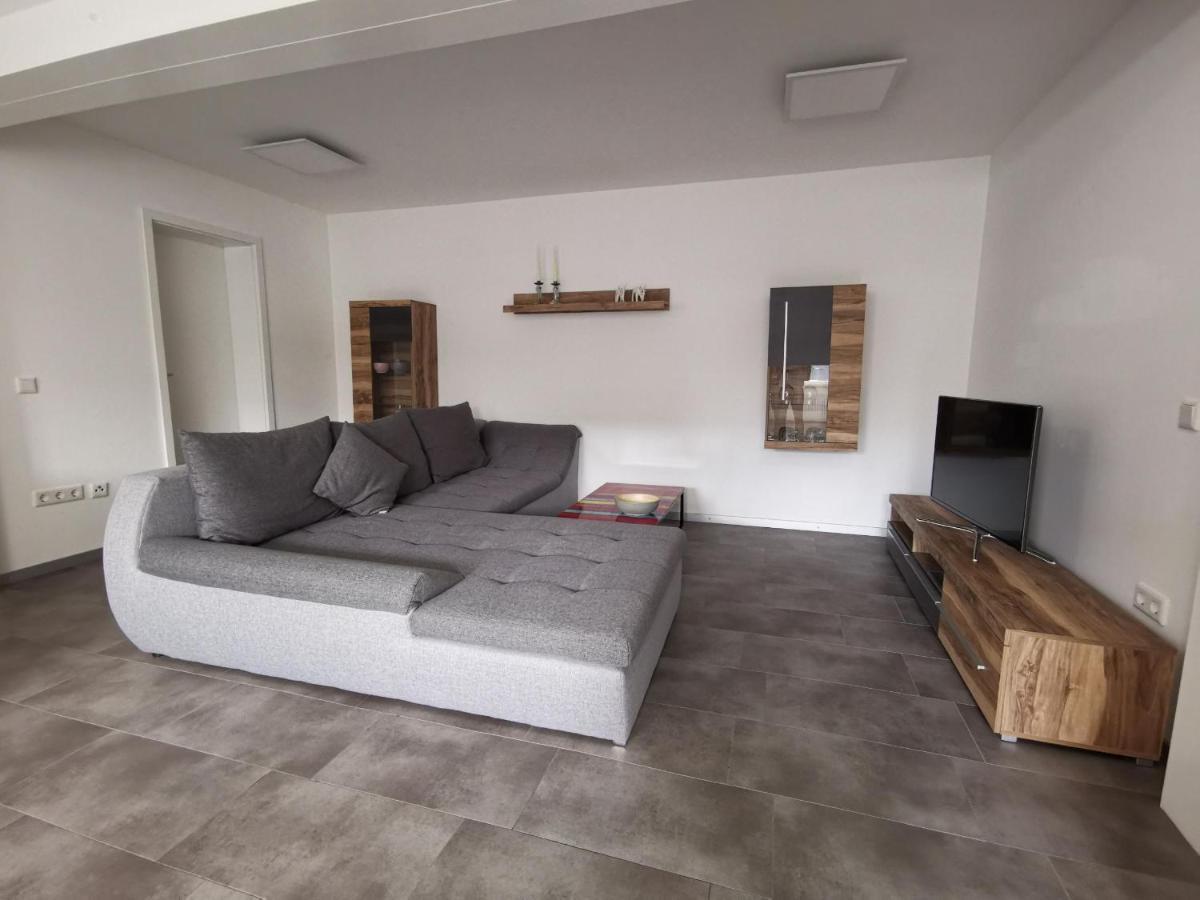 Moderne Wohnung Mit Terrasse Und Eigenem Zugang. Ремшайд Екстериор снимка
